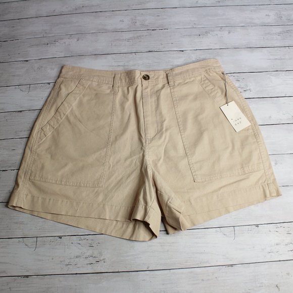 A New Day Women's Casual Twill Shorts Plus Size 16W Utility Pockets - Picture 1 of 6